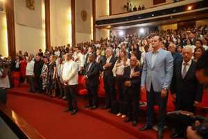 Siete figuras reciben Medalla de Honor en homenaje al legado de José Francisco Peña Gómez.