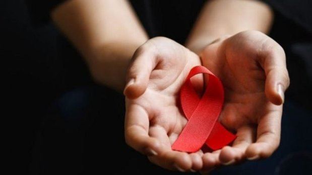 Claro y la Iniciativa mundial RED juntos por una generación libre de VIH.