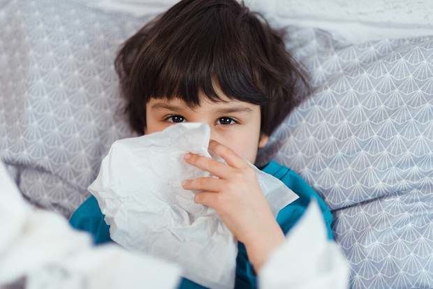 Especialistas destacan impacto emocional  y escolar de las condiciones respiratorias en niños.