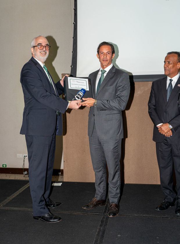 George Santoni Recio, Dr. José Maldonado Stark y Dr. Román Medina Diplan.