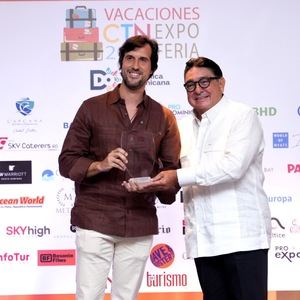 Sr. William Ramos - Influencer y Sr. Miguel A. Calzada León - Presidente CTN & Puro Turismo.