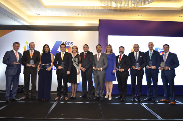 Seguros SURA recibe premios a la Excelencia ADOCOSE 2017