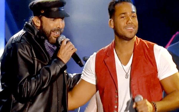 Romeo Santos y Juan Luis Guerra cantando a duo “Carmín”