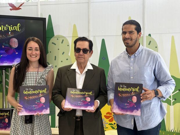 Taína Almodovar, Tony Raful y Patricio León en el Pabellón Infantil de la Feria del Libro de Madrid 2025.