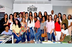 Asistentes al Taller “La importancia del color en mejorar la calidad de vida”.