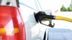 Suben ligeramente los precios de los combustibles a partir de este sábado