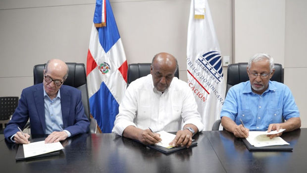  Max Puig, Antonio Almonte y Ángel Hernández.