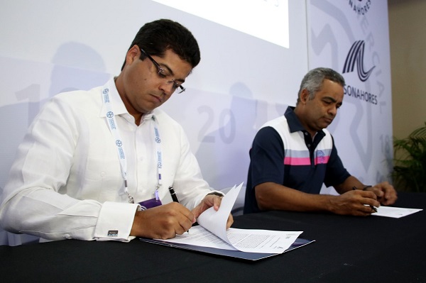 Momento de la firma del convenio