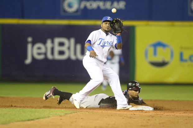 Echemendía luce y guía victoria del Licey sobre Gigantes en playoffs