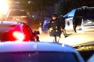 Al menos 3 muertos y 12 heridos en un tiroteo en California, según concejal