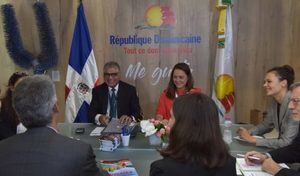 República Dominicana firma acuerdos con aerolíneas y turoperadores en Francia