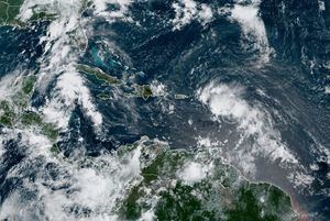 Trece se convierte en la tormenta tropical Laura
 
