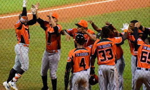 Toros siguen firmes en la cima del torneo dominicano de béisbol