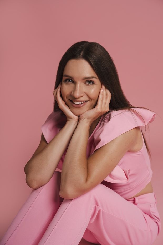 Rejuvenece tu rostro de forma natural con la toxina botulínica.