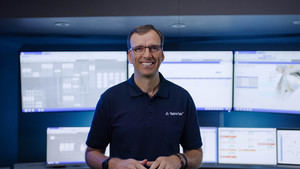 Tetra Pak® Factory OS™ combina tecnologías avanzadas con una profunda experiencia en el sector de alimentos y bebidas.