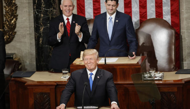 Trump durante su primer discurso del Estado de la Unión