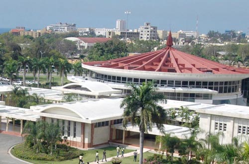 Universidad Autónoma de Santo Domingo.