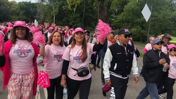 Caminata por concientización del cáncer de mama