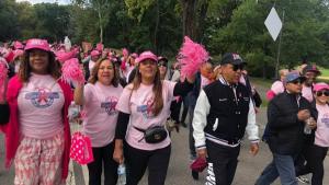 Dominicanos caminan en favor de la lucha contra el cáncer en New York.