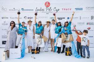 Primer lugar equipo Baglietto con trofeos.