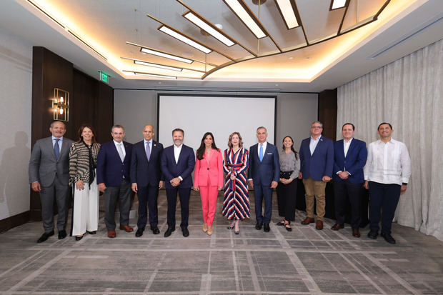AMCHAMDR Elige su nuevo Consejo de Directores: Francesca Rainieri asume la presidencia de la Cámara.