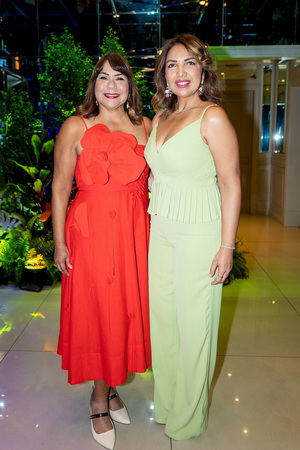 Elizabeth Perez y Anyeli Paez.