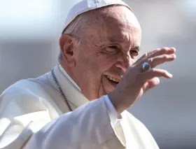 Vaticano anuncia resultado de operación del Papa Francisco