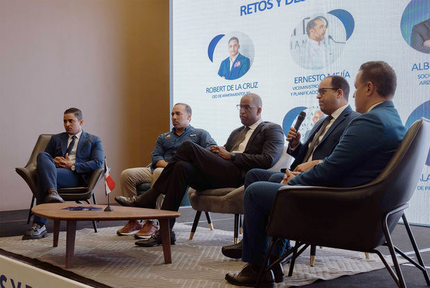 Robert De La Cruz, Ernesto Mejía, Jorge Nivar, Alberto R. Baez y Alan Genao D.