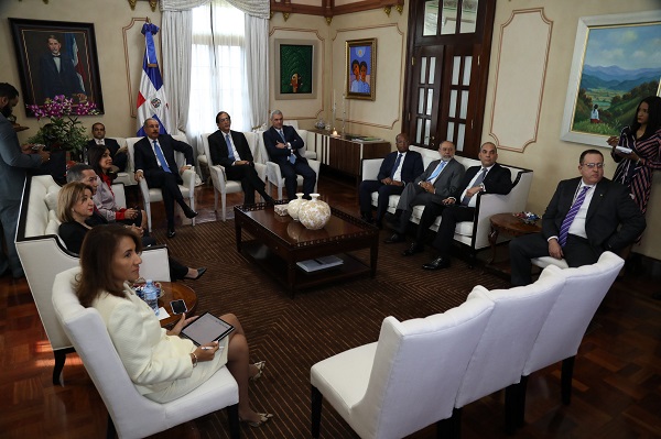 Danilo Medina da seguimiento al Plan de Reordenamiento del Transporte Público