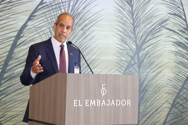 Presidente de AMCHAMDR, Edwin De los Santos.