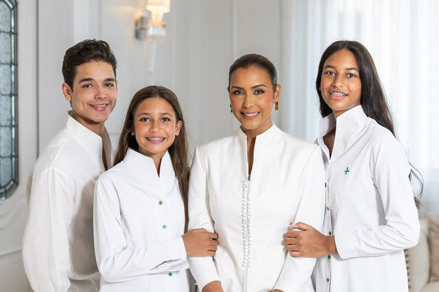Ariel Adolfo Carreras Méndez, Valentina Brea Méndez, Selinée Méndez y Maia Brea Méndez.
