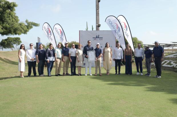 Juan J. Cestero y Fabio Balbuena ganadores del torneo de golf norte 2024 de AMCHAMDR
