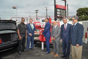 Inauguran Autogas en Jamaica