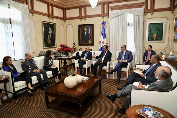 La reunión tuvo lugar en el salón privado del tercer piso del Palacio Nacional.