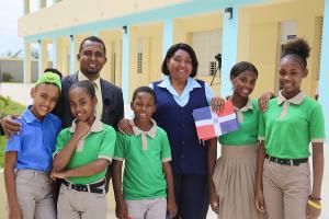 Presidente Danilo Medina entrega dos escuelas en San Pedro de Macorís