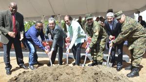 Ministros de la Presidencia y de Defensa dejan iniciados trabajos construcción de Escuela Vocacional