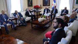 Danilo Medina se reúne con funcionarios del Sistema de Seguridad Social