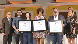 Entregan premios 27 Concurso de Arte Eduardo León Jimenes 