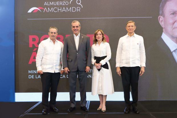 Canciller Roberto Álvarez destaca el crecimiento económico y el fortalecimiento de la democracia del país