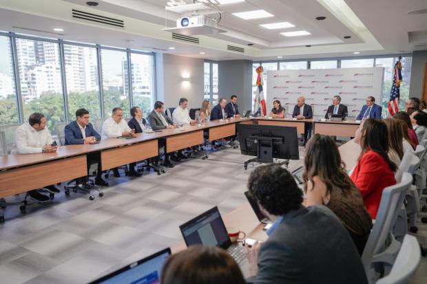 AMCHAMDR lanza nuevo comité de economía y mercados de capitales