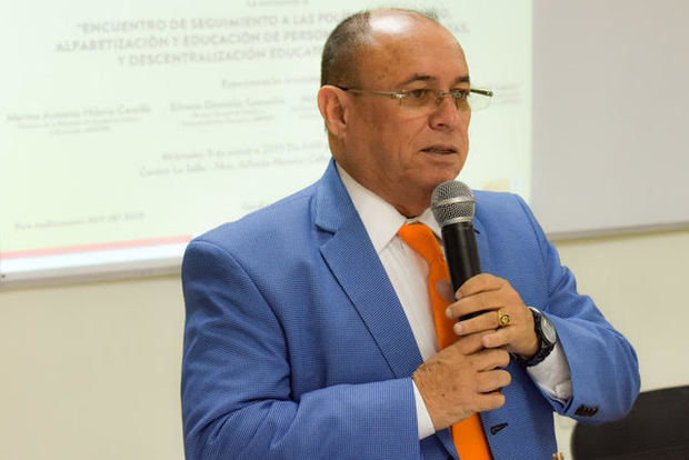 Silverio González Camacho, director general de Gestión y Descentralización Educativa del MINERD.