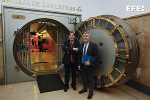 EFE deposita en el Instituto Cervantes su historia