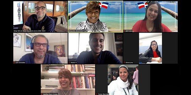 Omar De La Cruz, Taína Rodríguez, Jennifer Lara, Luis González, Héctor Valdez, Elvira Lora, Martha Checo e Yvette Marichal durante la videoconferencia.