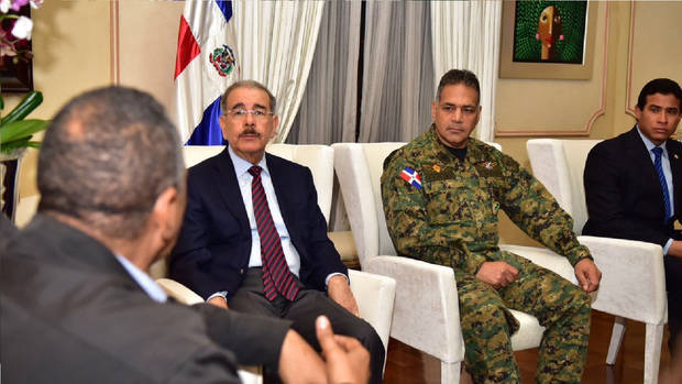 Danilo Medina se reúne con organismos de emergencia.