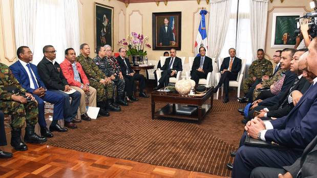 Presidente Danilo Medina reunido con funcionarios de su Gobierno. 
