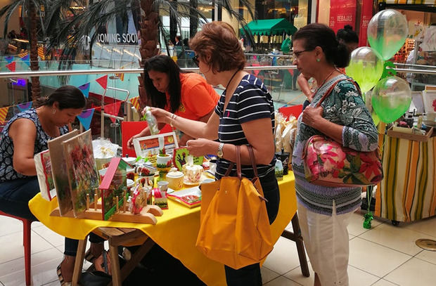  Arte, diseño, innovación, gastronomía y productos agrícolas protagonizan el Mercado Central de Agora Mall, ha desarrollarse el sábado 2 y domingo 3 de febrero, en apoyo al talento y a los productores dominicanos.