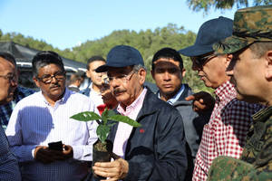 Danilo Medina supervisa proyectos desarrollo agroforestal