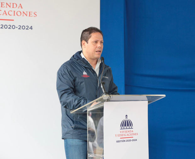 El ministro de Vivienda y Edificaciones, Carlos Bonilla