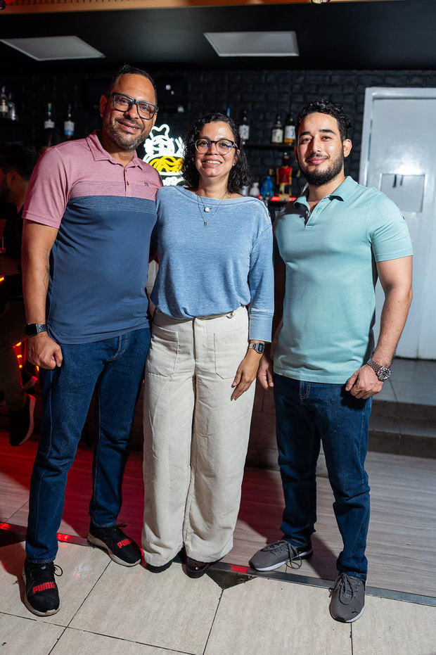 Humberto Contreras, Betsy Vilorio y Emir Nader.