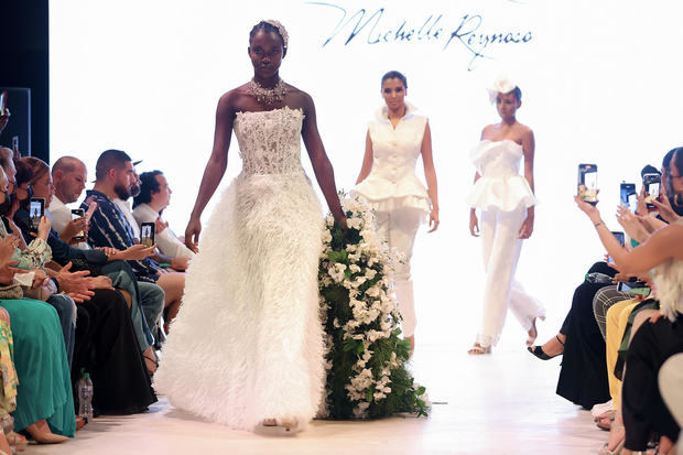 La Rosaleda de Michelle Reynoso engalana pasarelas del RDFW.